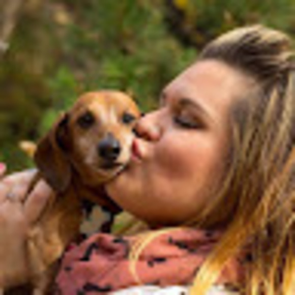 Meet your Posher, Stephanie - Picture 1 of 1